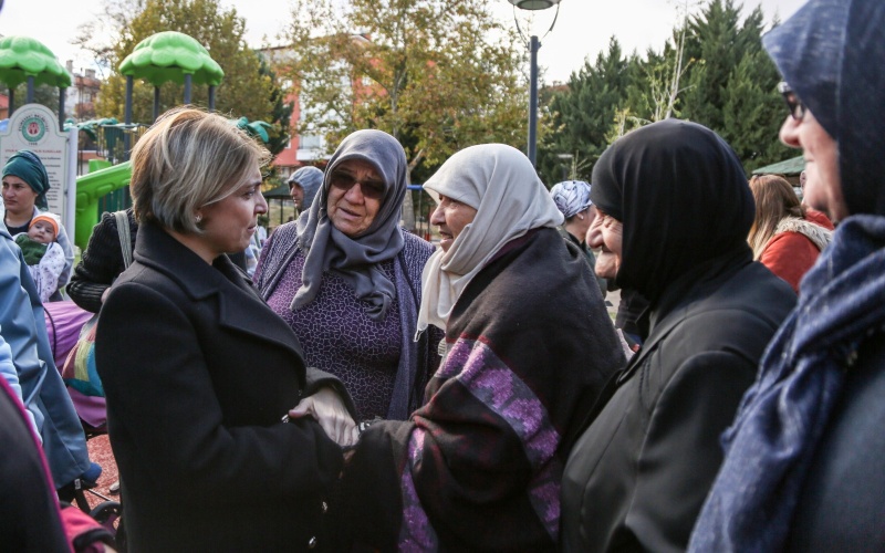 BAŞKAN YARDIMCISI EBRU KEYVAN KADINLARLA BİR ARAYA GELDİ